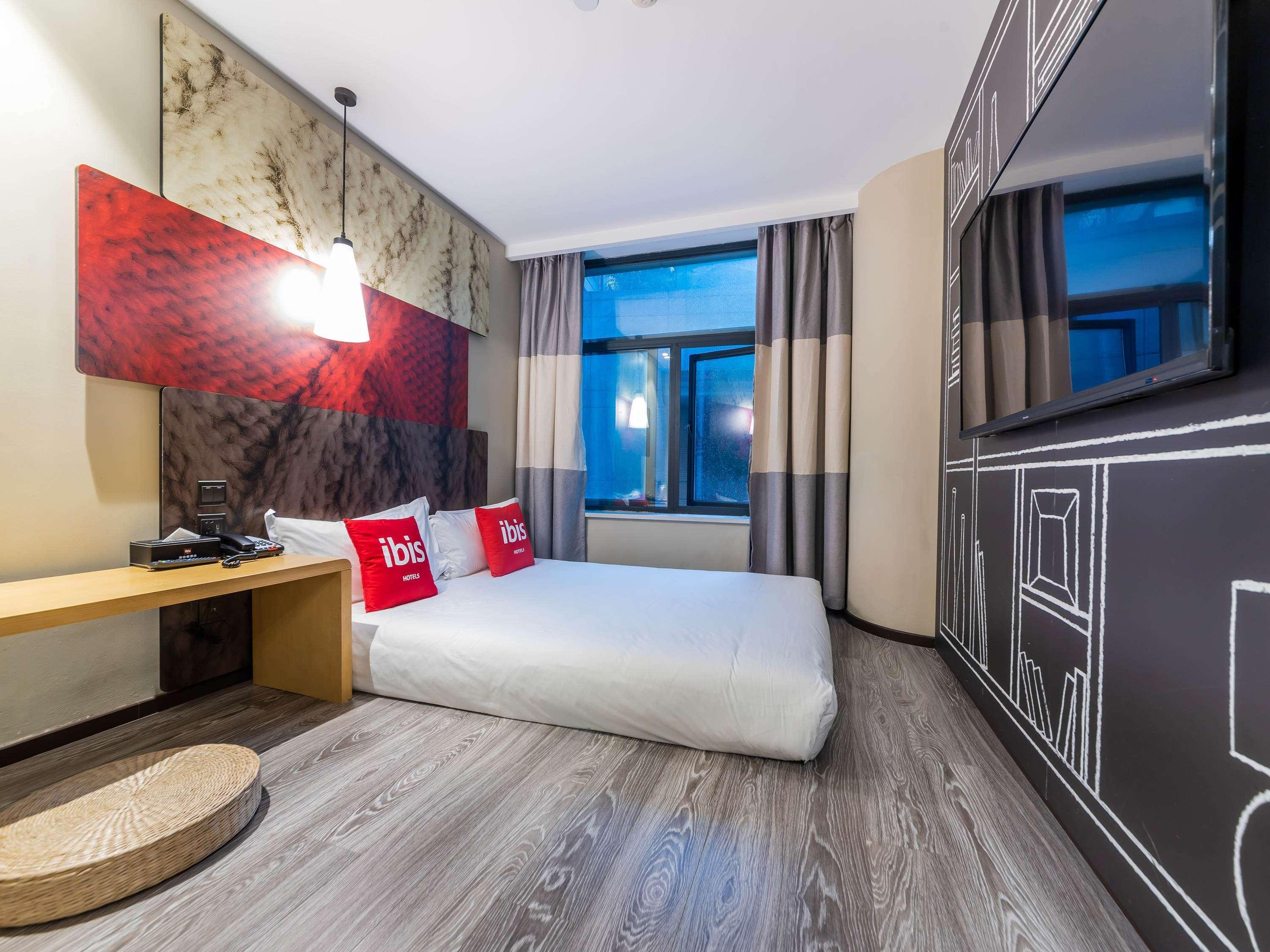 Ibis Chongqing Jiefangbei Pedestrian Street Hotel Екстериор снимка
