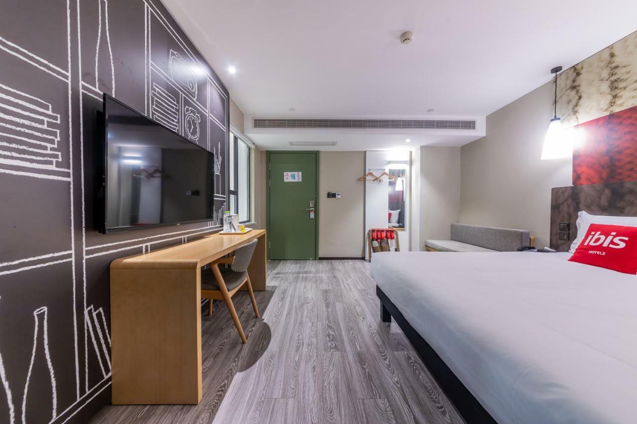 Ibis Chongqing Jiefangbei Pedestrian Street Hotel Екстериор снимка