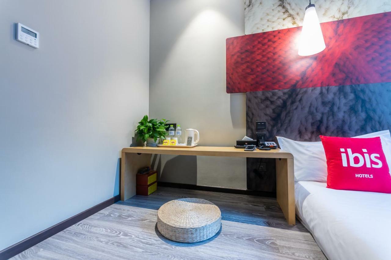 Ibis Chongqing Jiefangbei Pedestrian Street Hotel Екстериор снимка