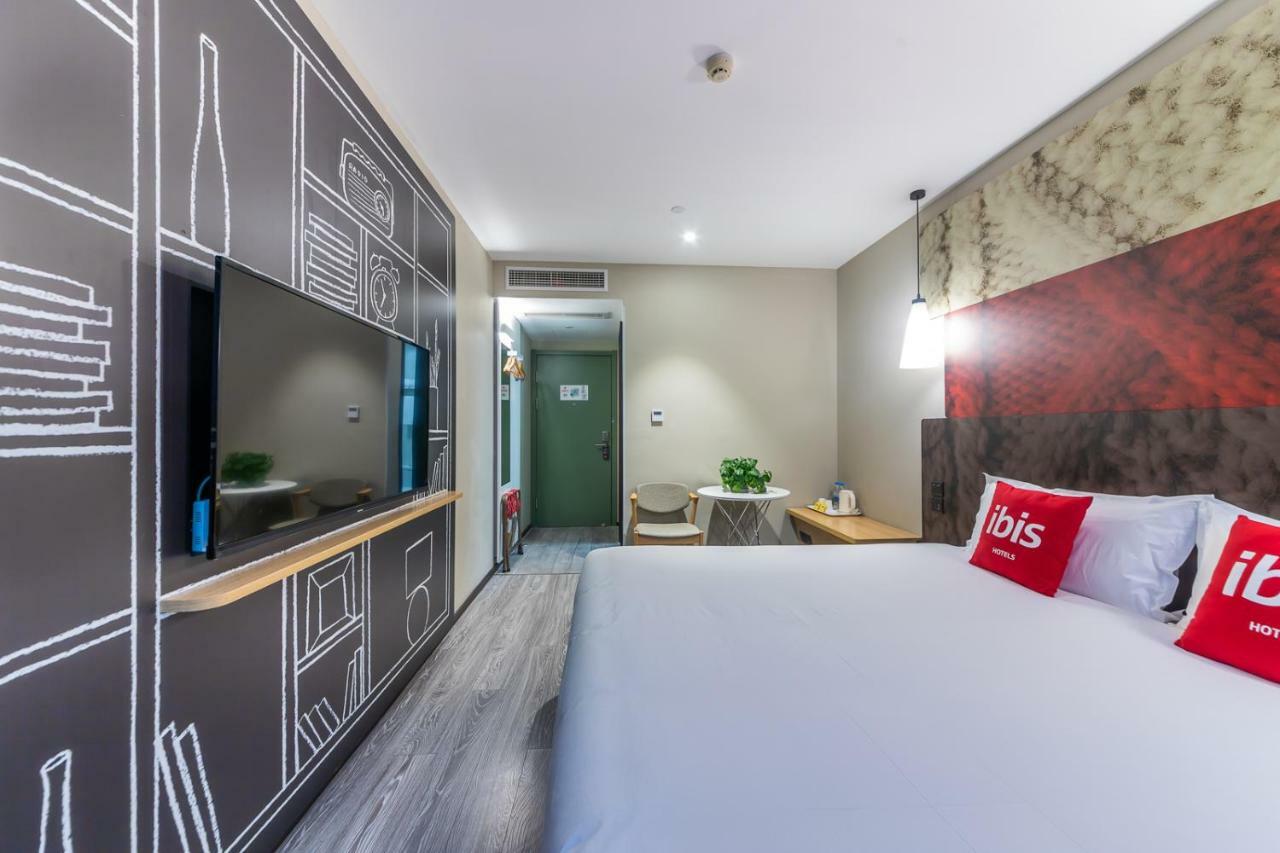 Ibis Chongqing Jiefangbei Pedestrian Street Hotel Екстериор снимка