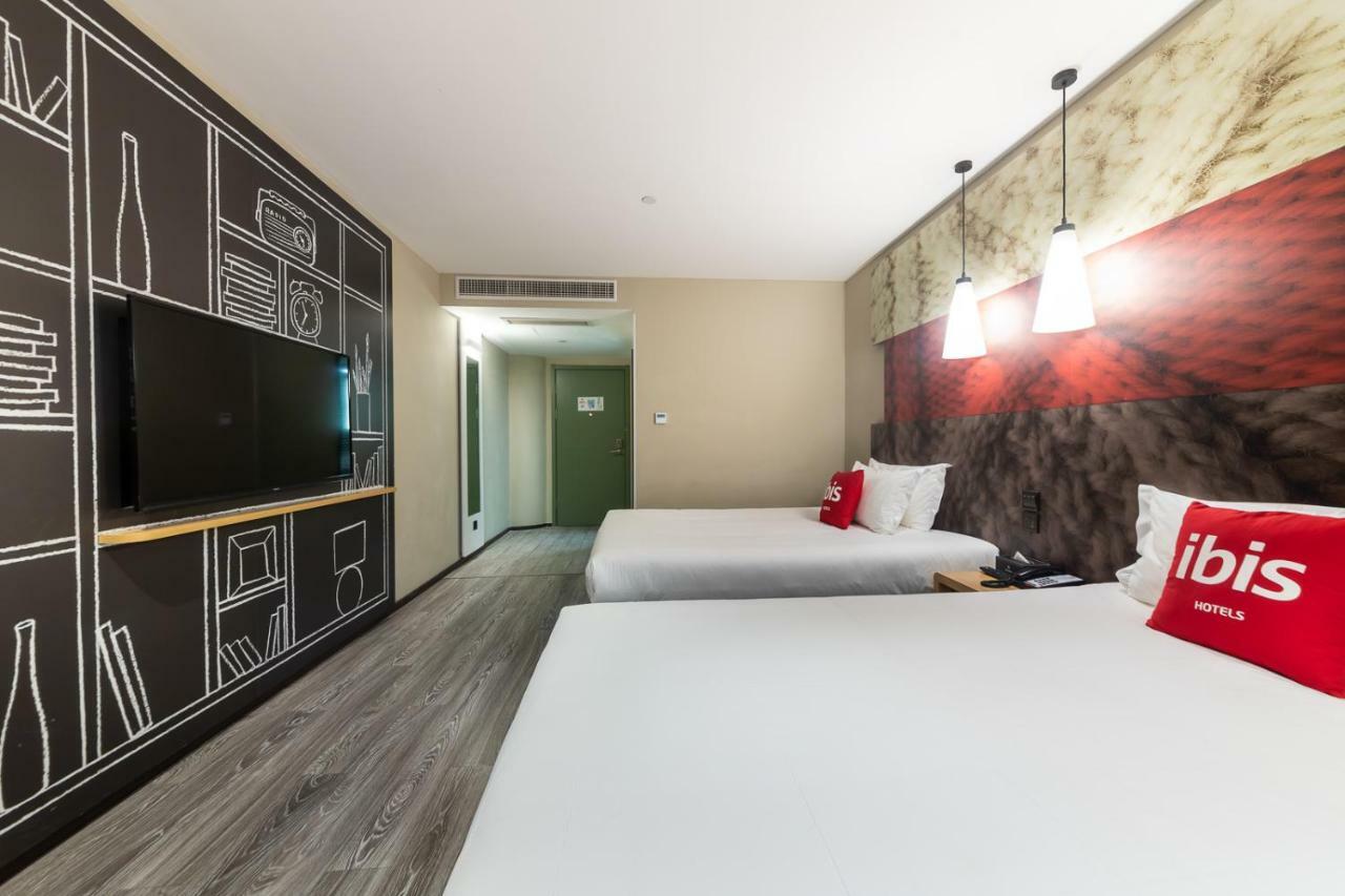 Ibis Chongqing Jiefangbei Pedestrian Street Hotel Екстериор снимка